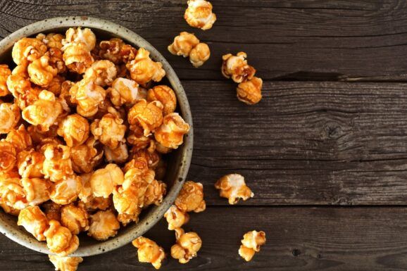 Popcorn würzen wie hier, mit Karamell oder exotisch.