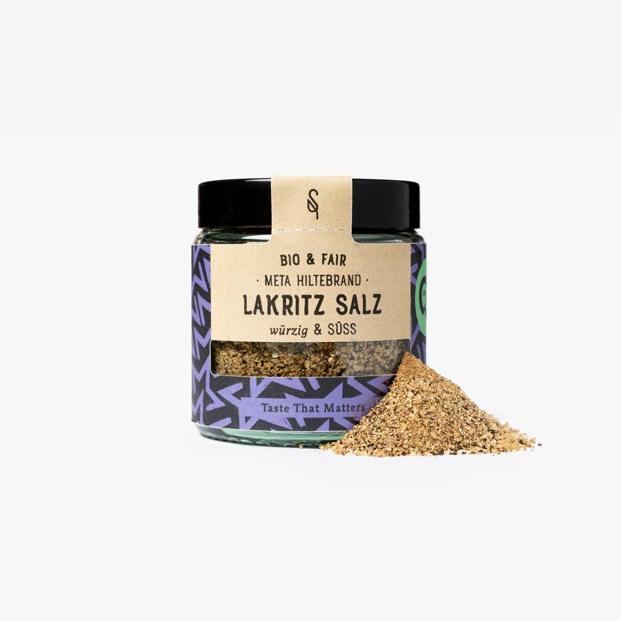 Lakritzsalz mit Gewürzhaufen