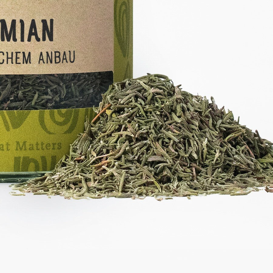 Thymian mit Gewürzhaufen Nahaufnahme