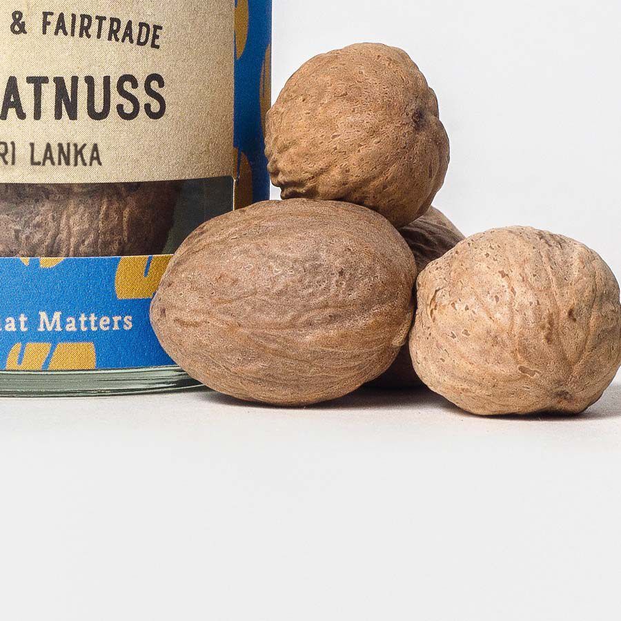 Muskatnüsse ganz Nahaufnahme