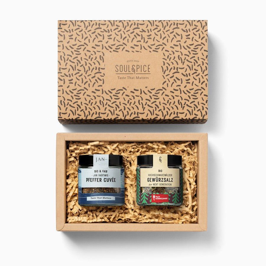 Geschenkbox mit Gewürzsalz vom Hochschwarzwald und Pfeffer-Cuvée von Jan Hartwig